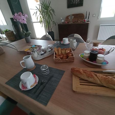 Chambres Et Tables D'Hotes " O Doux Matins " Aux Portes De Chinon Rivière Dış mekan fotoğraf